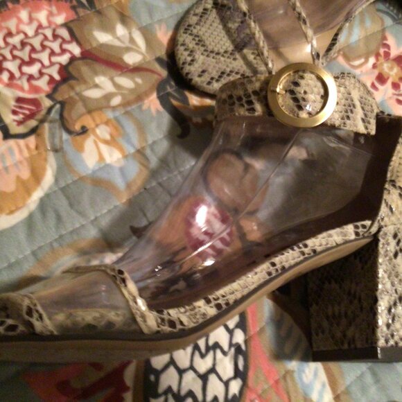 Unisa brand sandals with a snakeskin print and clear straps. Size 10M - Picture 6 of 8